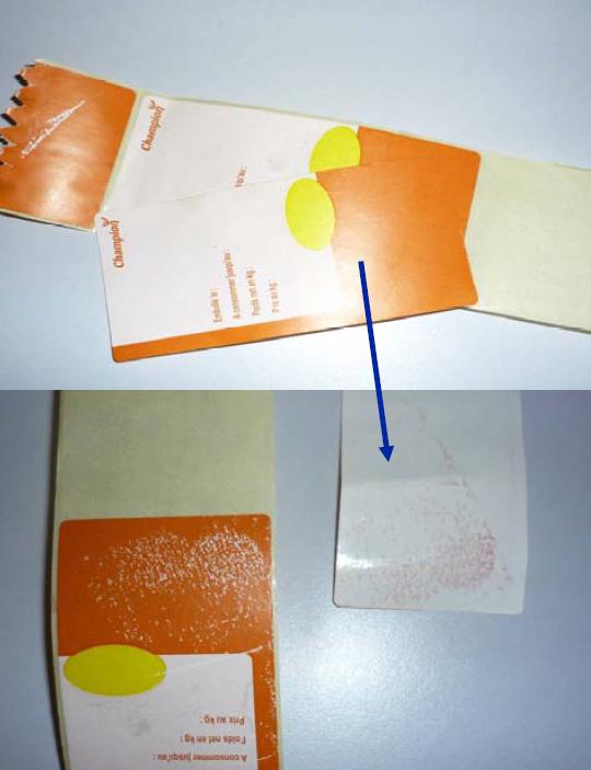 Тест качества самоклеющейся термоэтикетки: бумажная пыль